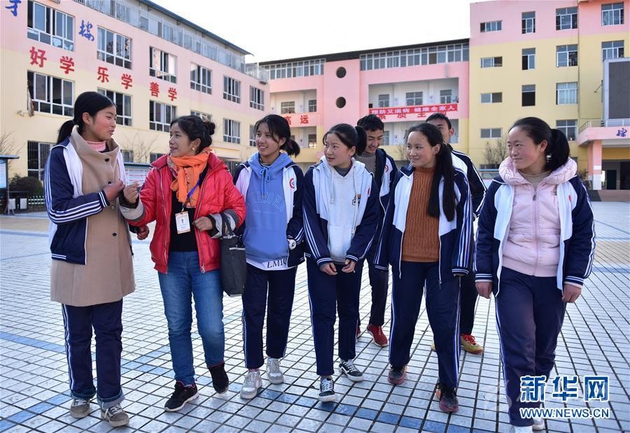 （決戰(zhàn)決勝脫貧攻堅(jiān)·圖文互動(dòng)）（4）山上的放羊娃不見了——涼山教育扶貧斬?cái)嘭毨А按H傳遞”