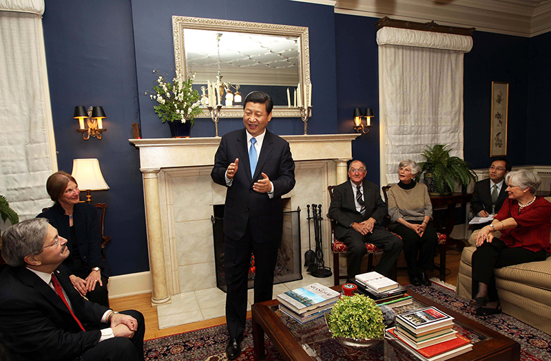 習近平2012年訪美時與老朋友敘舊場景。