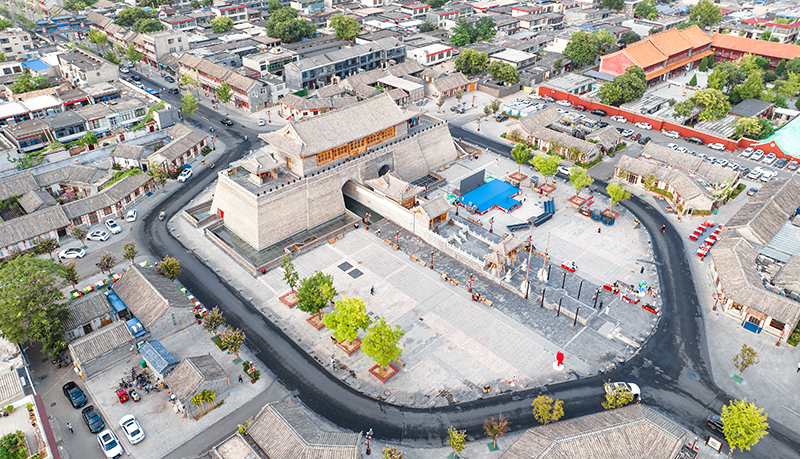 2022年9月8日，石家莊，航拍正定縣正定古城陽(yáng)和樓與正定歷史文化街。