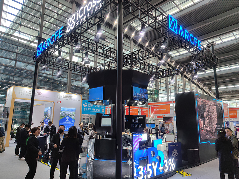 2023年12月16日，第十七屆深圳國際金融博覽會在深圳會展中心開幕，近300家金融機(jī)構(gòu)和企業(yè)攜手多款金融產(chǎn)品集中亮相。