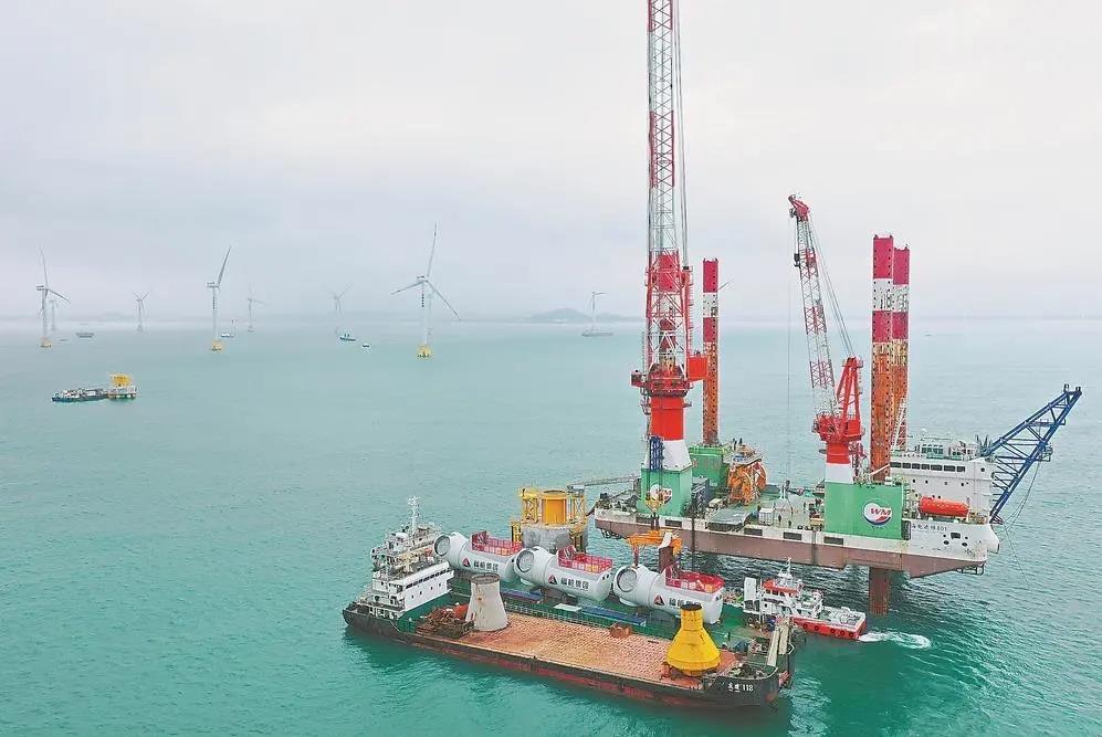 福能集團(tuán)曾是“一煤獨(dú)大”的老國企，近年來積極轉(zhuǎn)型，布局新能源、新材料、醫(yī)療健康等領(lǐng)域。圖為福能集團(tuán)三川海上風(fēng)電項(xiàng)目。（資料圖片）