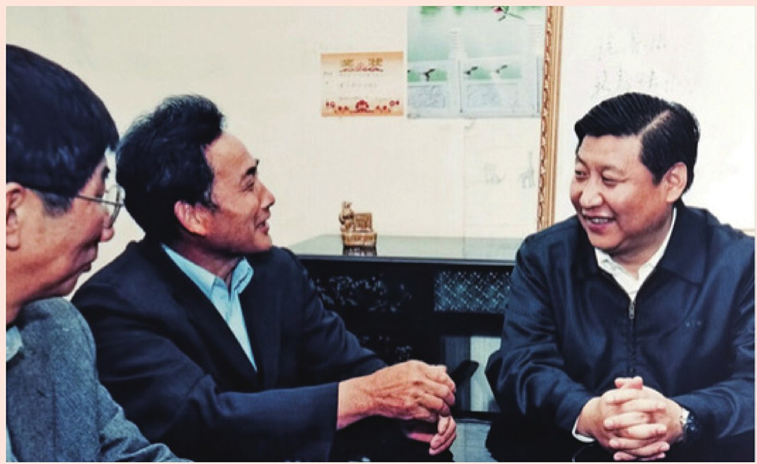 2003年4月24日，時任浙江省委書記習(xí)近平在浙江下姜村調(diào)研。